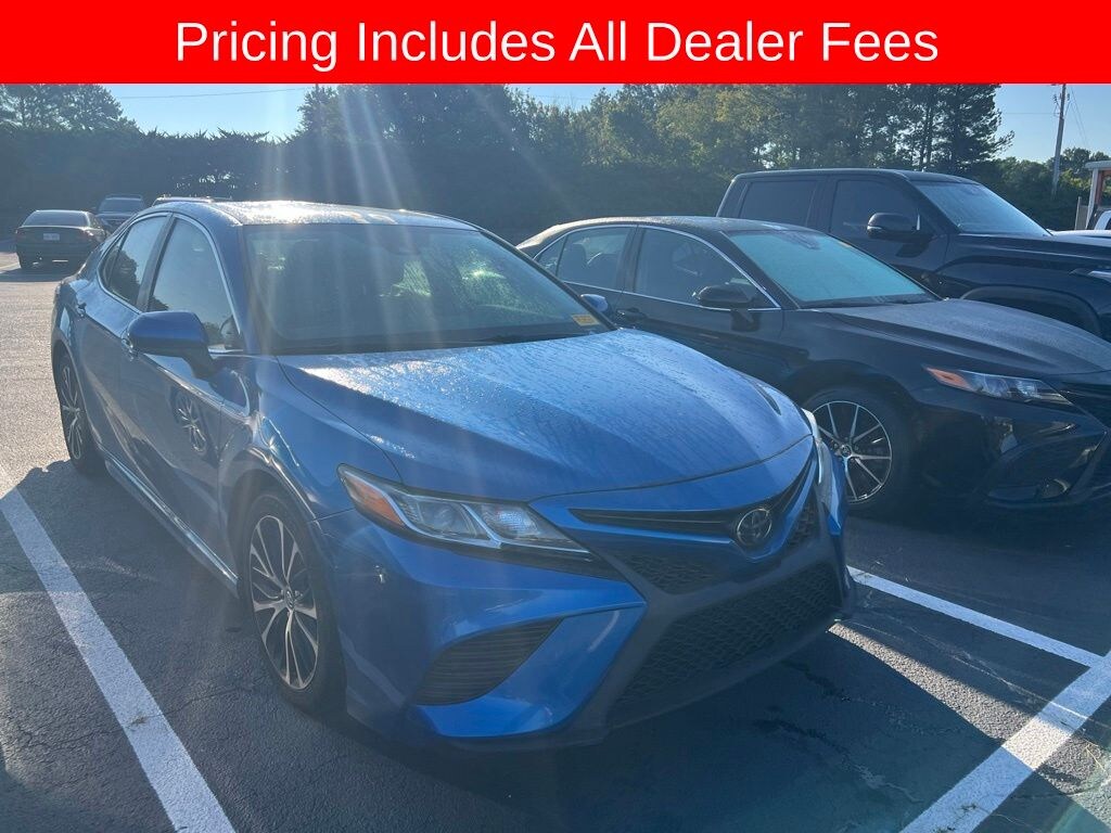 Used 2019 Toyota Camry SE Sedan