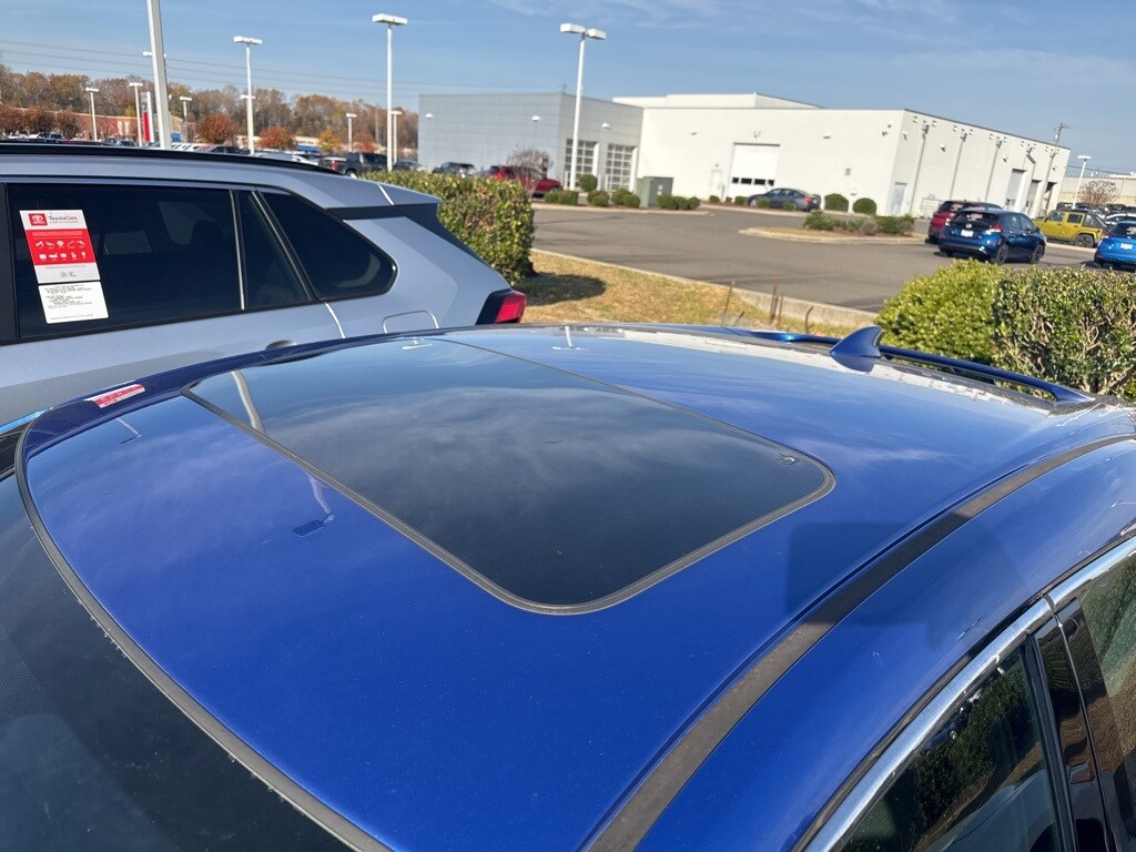 2018 Honda Civic EX Hatchback photo 3