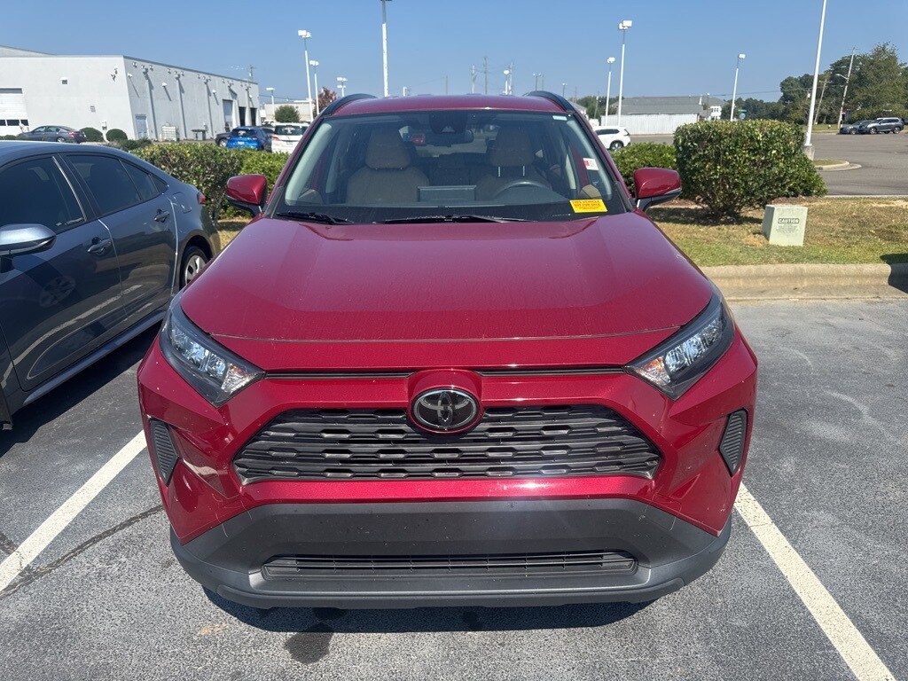2019 Toyota RAV4 LE photo 2