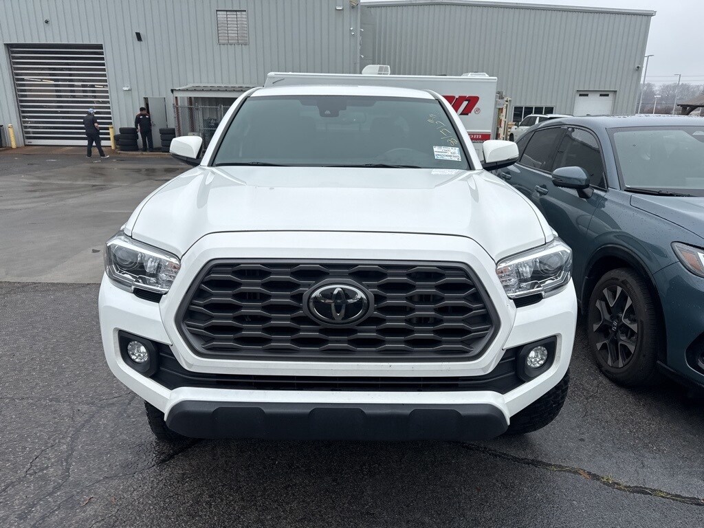 2022 Toyota Tacoma TRD Off-Road V6 photo 2