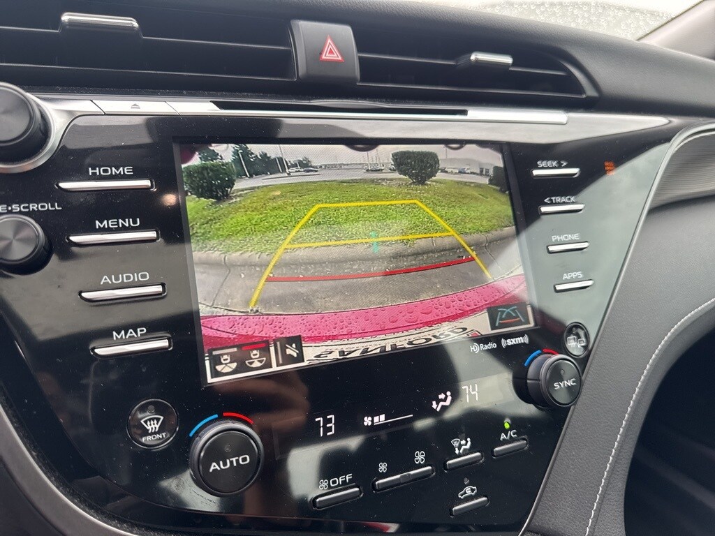 2020 Toyota Camry SE photo 4