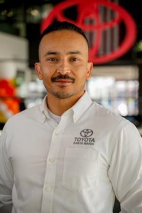 Staff member Justin Jacobo from ID_87227e1a1399