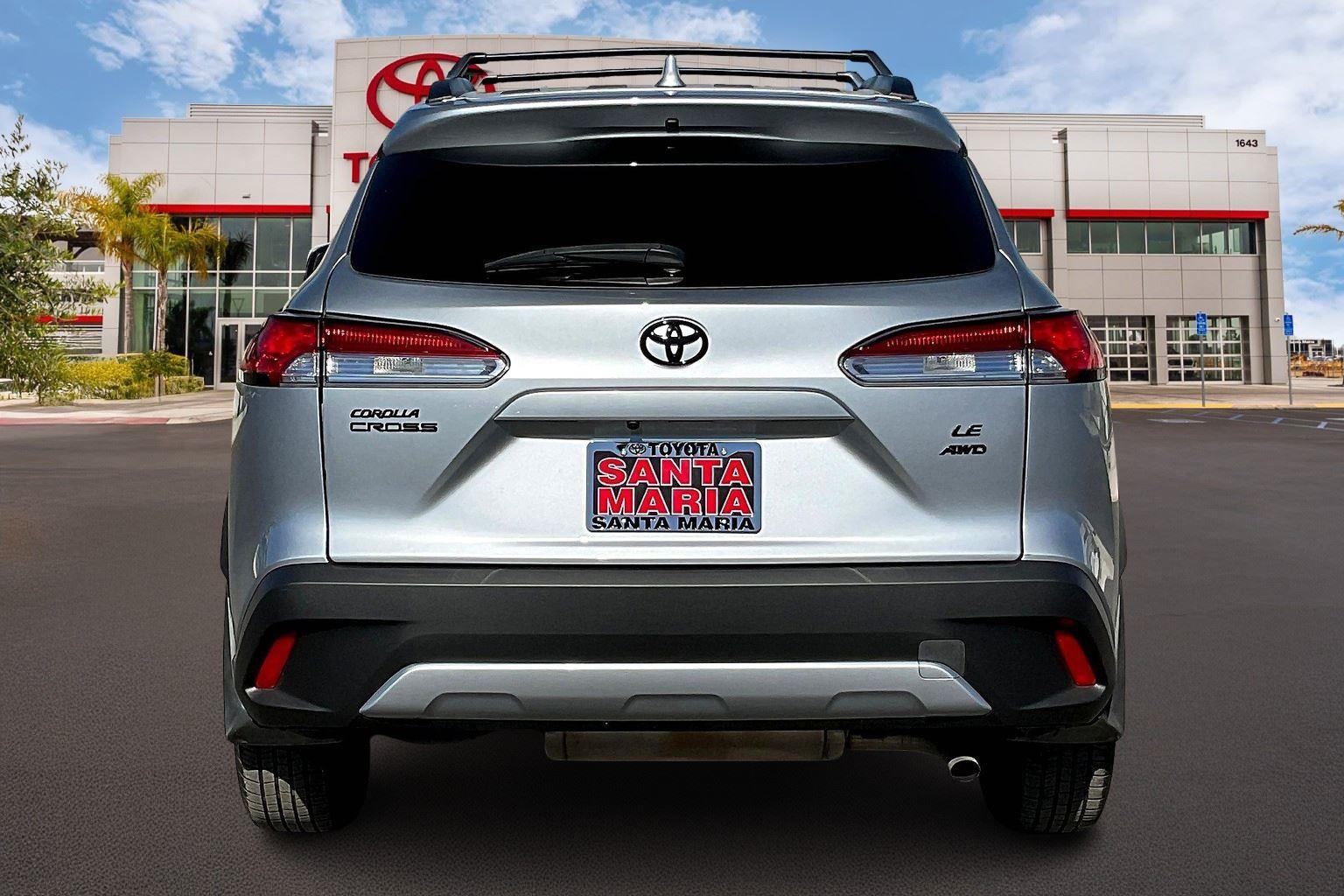 2022 Toyota Corolla Cross LE photo 4