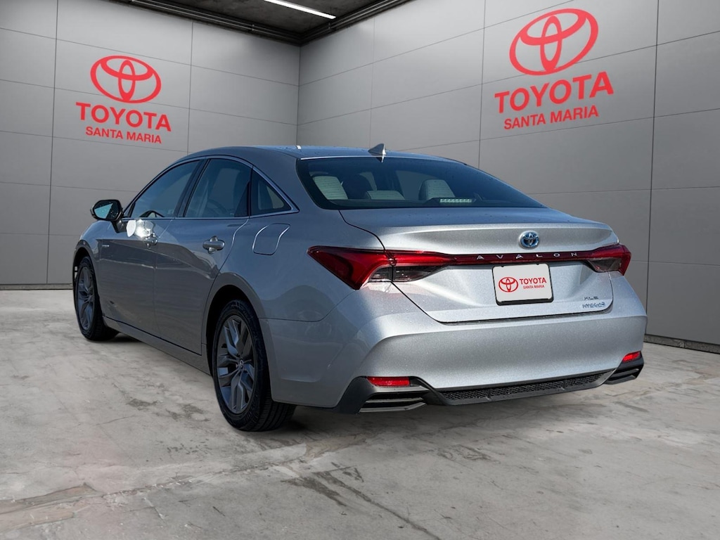 Used 2020 Toyota Avalon Hybrid XLE Sedan
