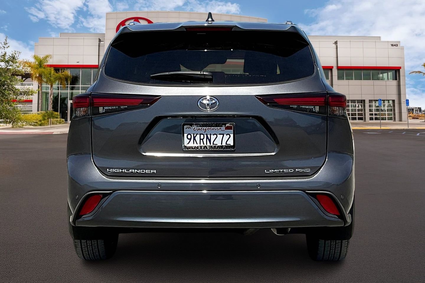 2024 Toyota Highlander Limited photo 4