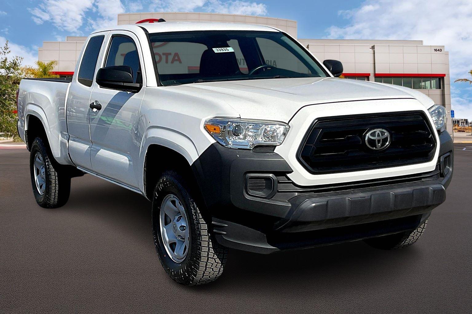 2021 Toyota Tacoma SR's photo