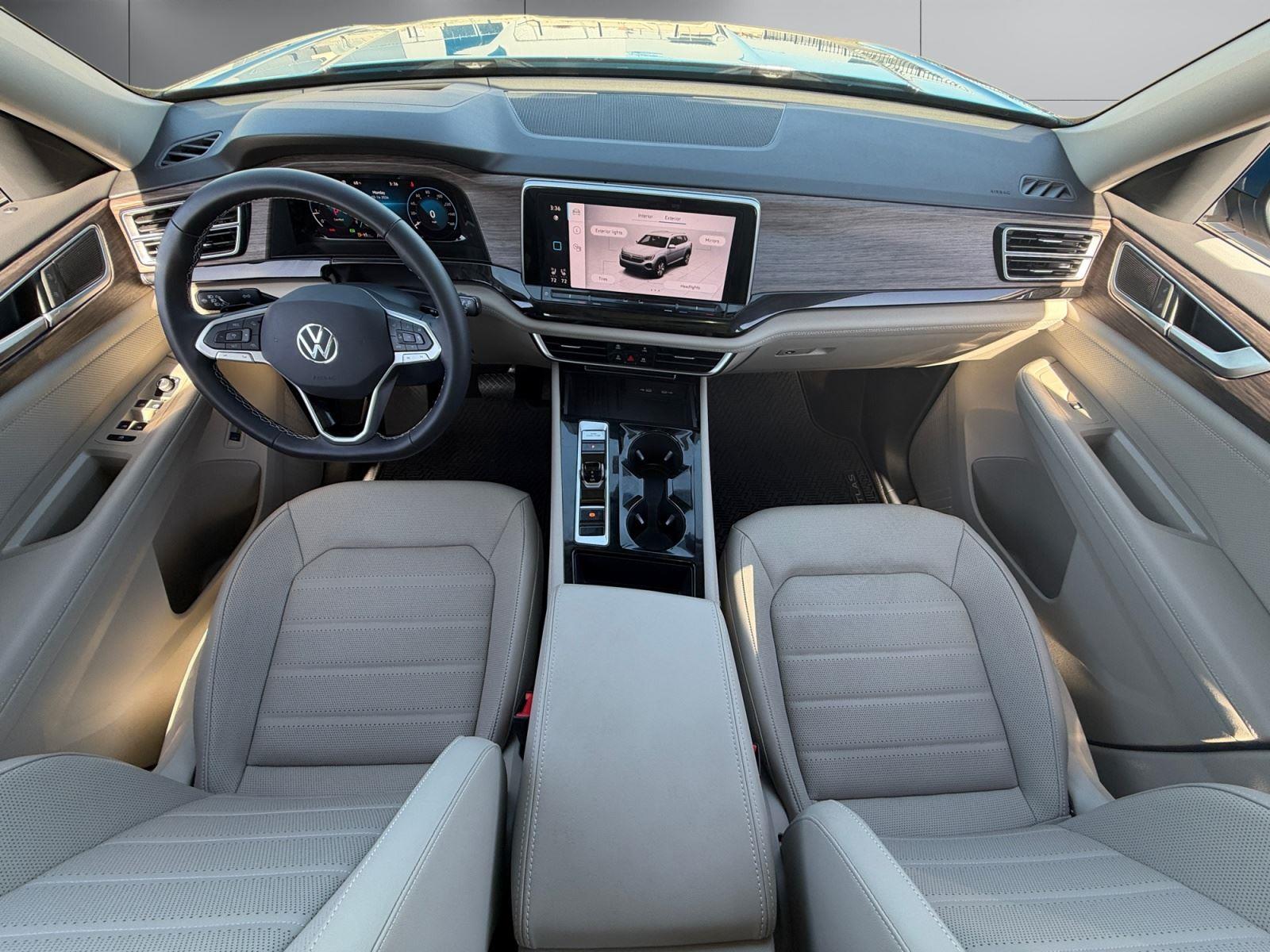2025 Volkswagen Atlas SEL - Photo 12