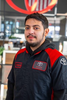 Staff member Junior Murillo from ID_389cf0c385f2