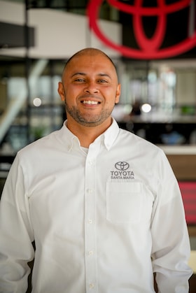 Staff member Gabe Lopez from ID_87227e1a1399