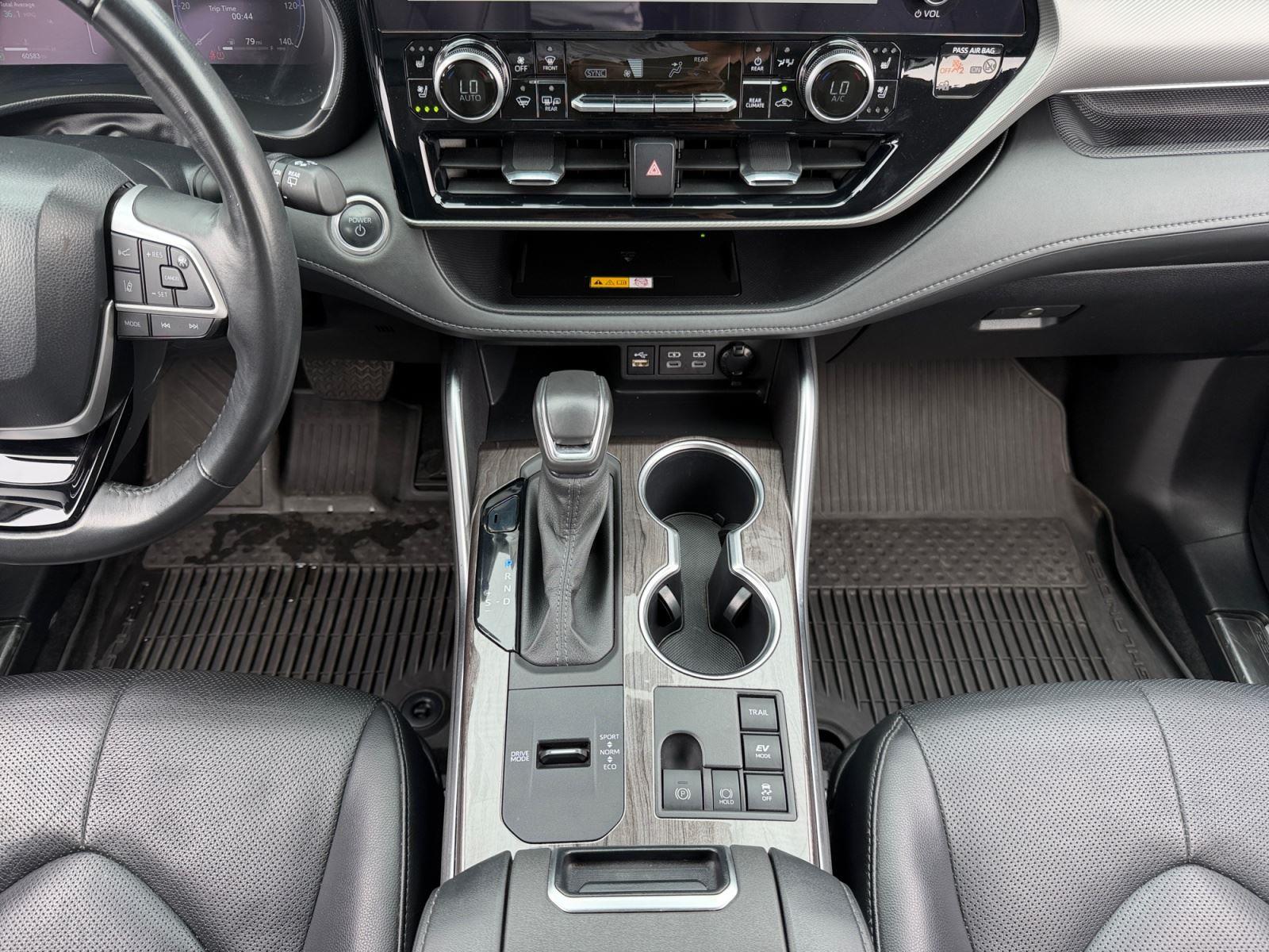2024 Toyota Highlander Platinum - Photo 11