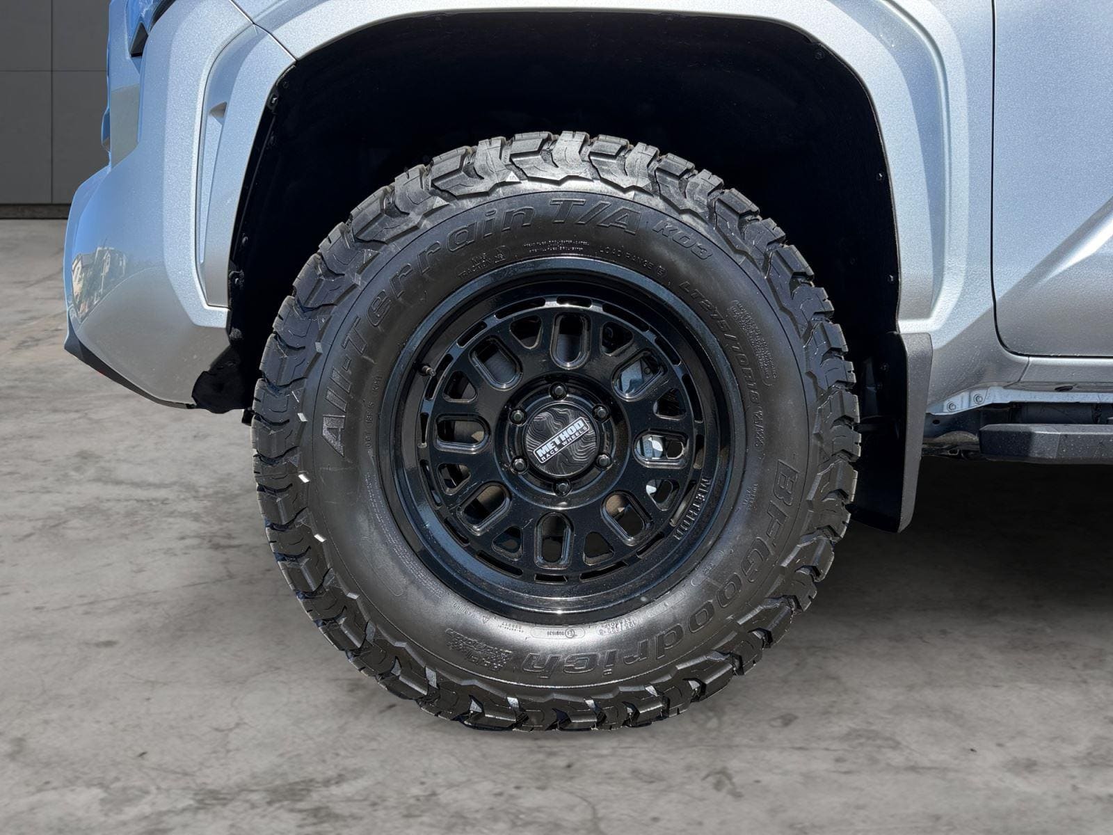2026 Toyota Tacoma SR5 - Photo 8
