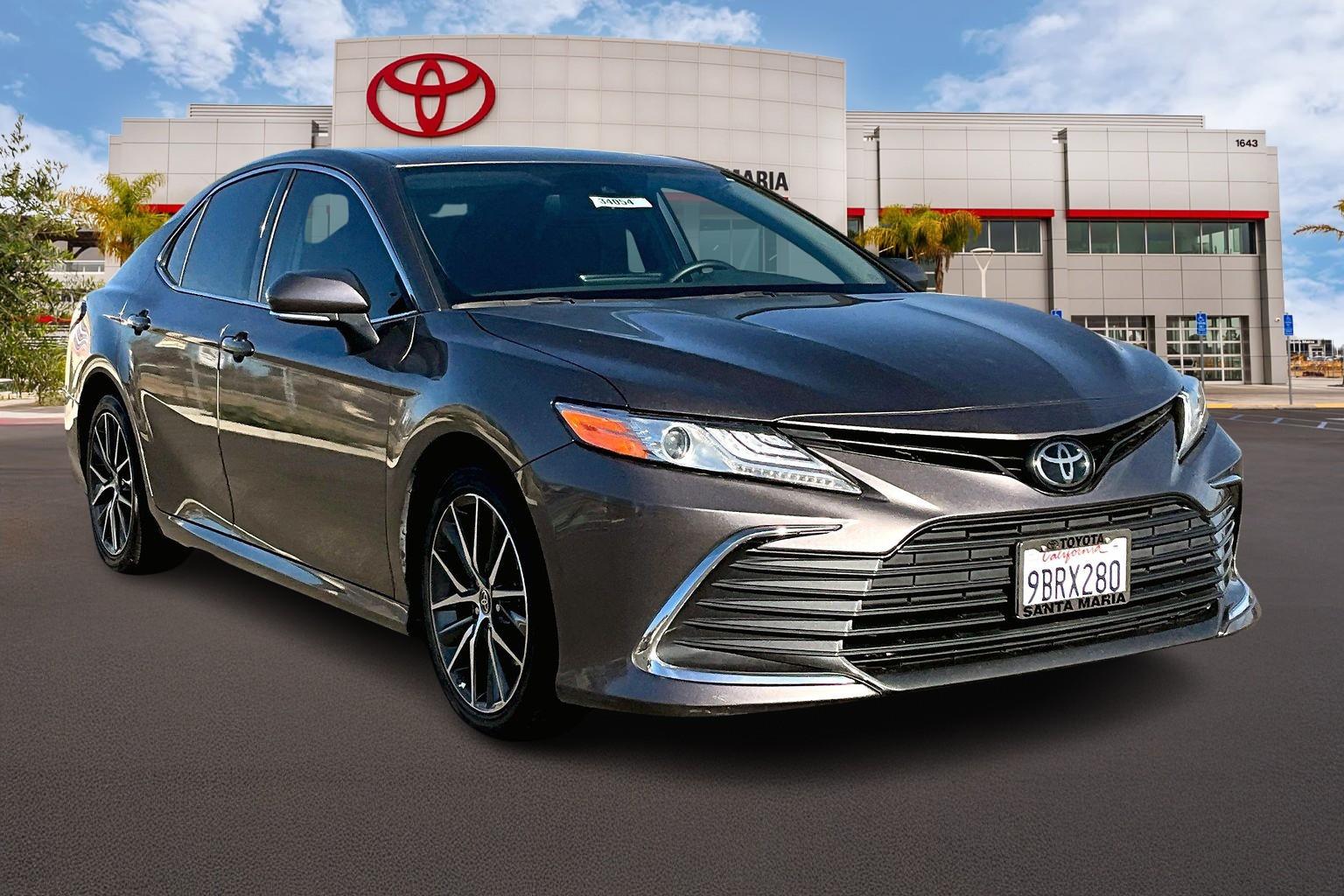 2022 Toyota Camry XLE's photo
