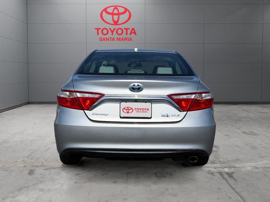 Used 2015 Toyota Camry Hybrid LE Sedan