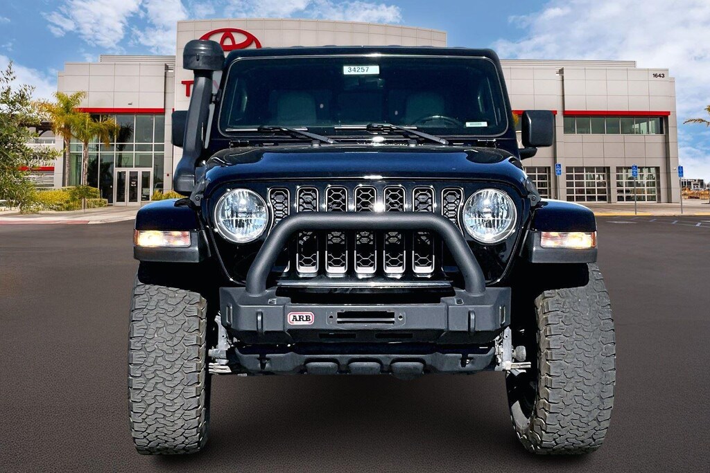 Used 2021 Jeep Gladiator Sport Truck Crew Cab