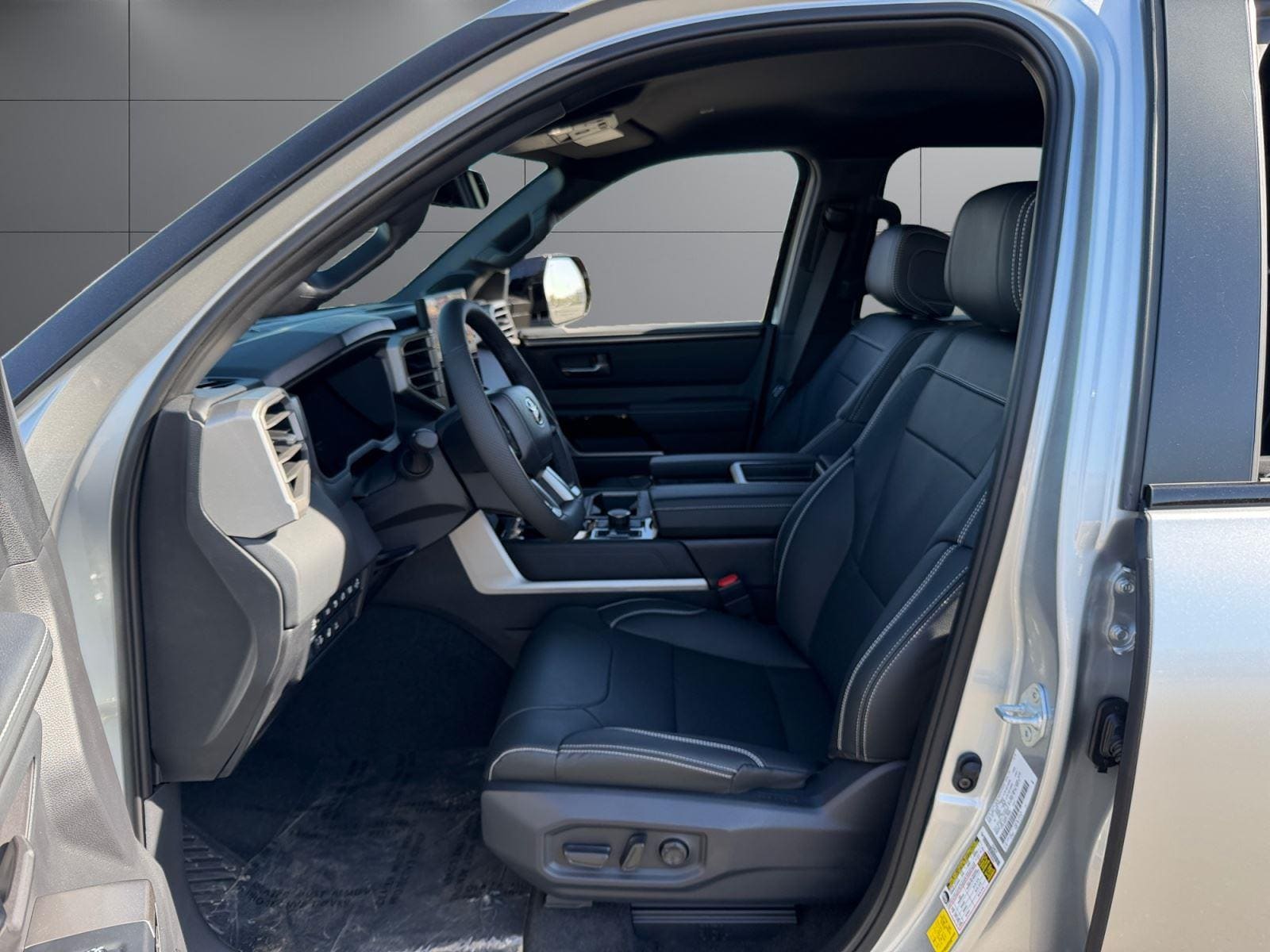 2026 Toyota Tundra Limited - Photo 14