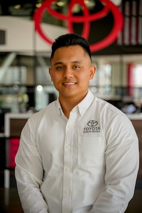 Staff member Jayson Postrano from ID_87227e1a1399