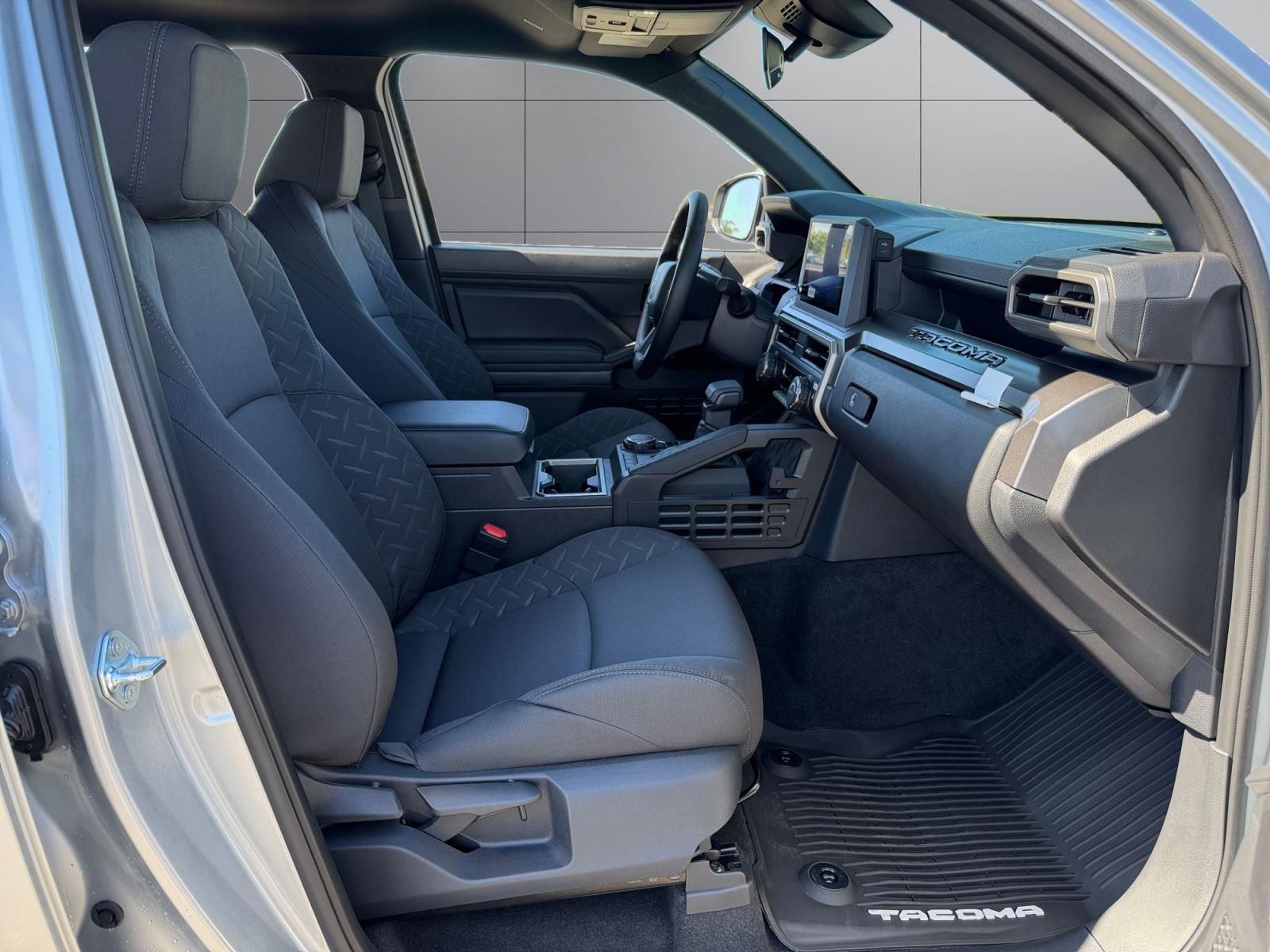 2026 Toyota Tacoma SR5 - Photo 7