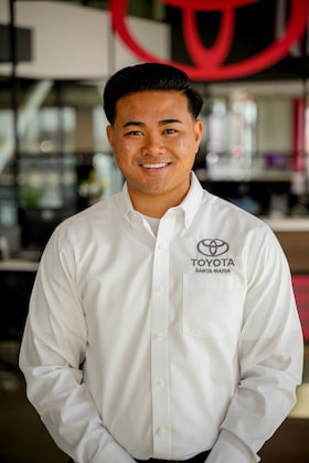 Staff member Brandon Dela Cruz from ID_87227e1a1399