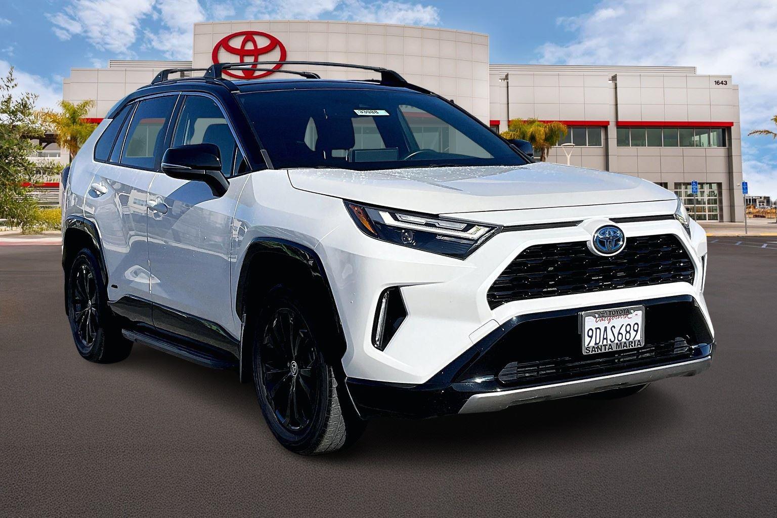 2022 Toyota RAV4 XSE's photo