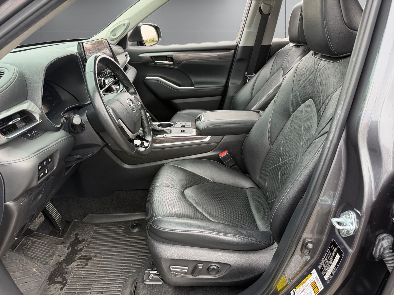 2024 Toyota Highlander Platinum - Photo 17