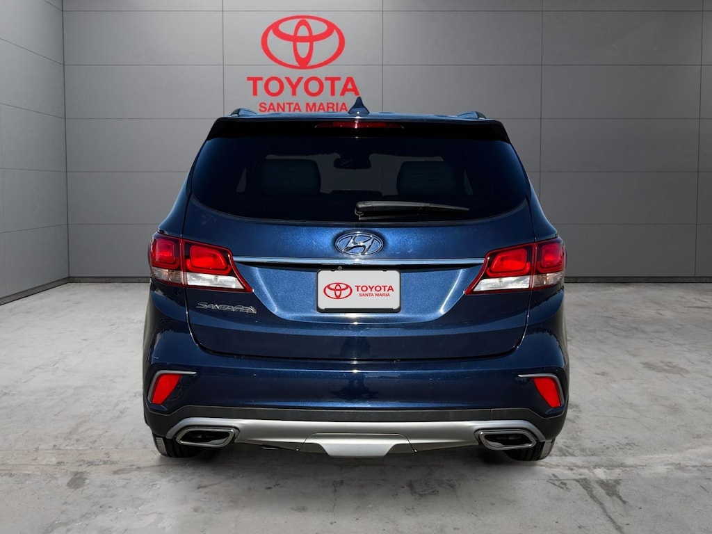 Used 2017 Hyundai Santa Fe SE SUV