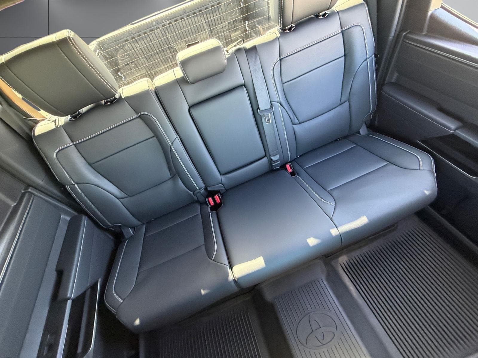 2026 Toyota Tundra Limited - Photo 17