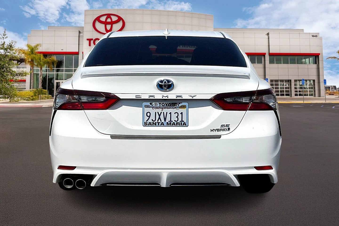2024 Toyota Camry Hybrid SE photo 4