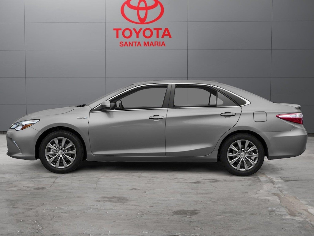 Used 2015 Toyota Camry Hybrid LE Sedan