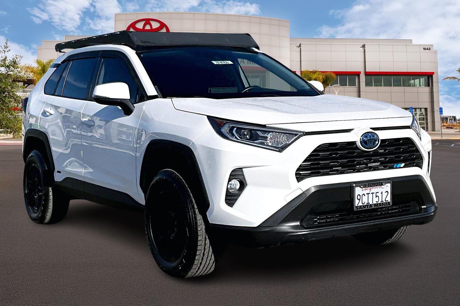2020 Toyota RAV4 XLE's photo