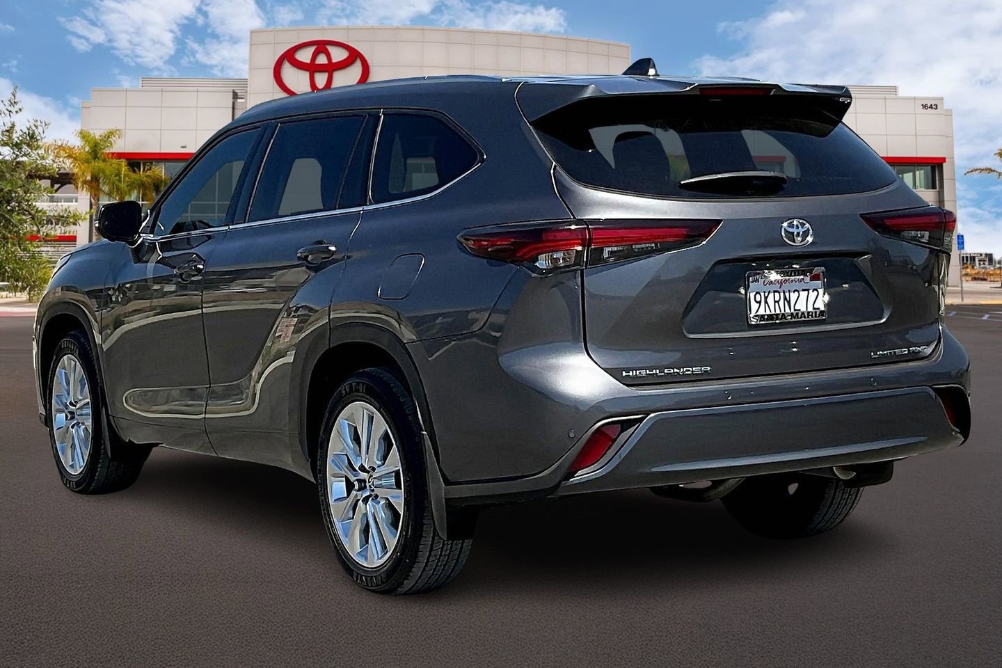 2024 Toyota Highlander Limited photo 2