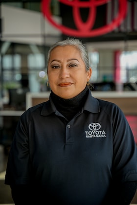 Staff member Yolanda Guzman from ID_135660e28eab