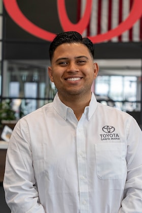 Staff member Oscar Solis from ID_87227e1a1399