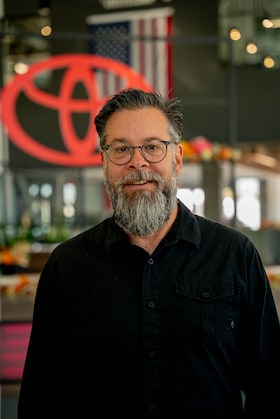 Staff member Charles Kossuth from ID_60291466e70f