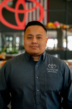 Staff member Eric Guzman from ID_389cf0c385f2