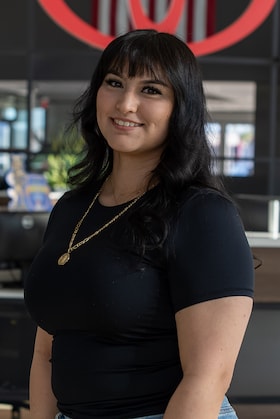 Staff member Daniela Uribe from ID_ca324d691ae5