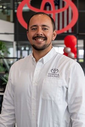 Staff member Jose Morfin from ID_87227e1a1399