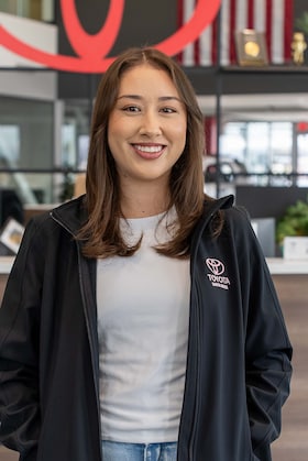 Staff member Maria Ayala from ID_ca324d691ae5