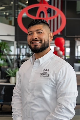 Staff member Jonathan Murguia from ID_87227e1a1399