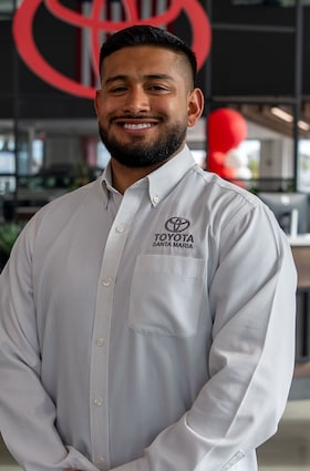 Staff member Edwin Gutierrez from ID_87227e1a1399