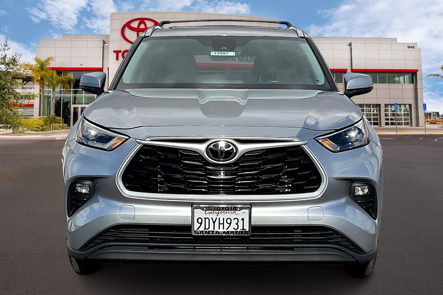 2022 Toyota Highlander XLE photo 2