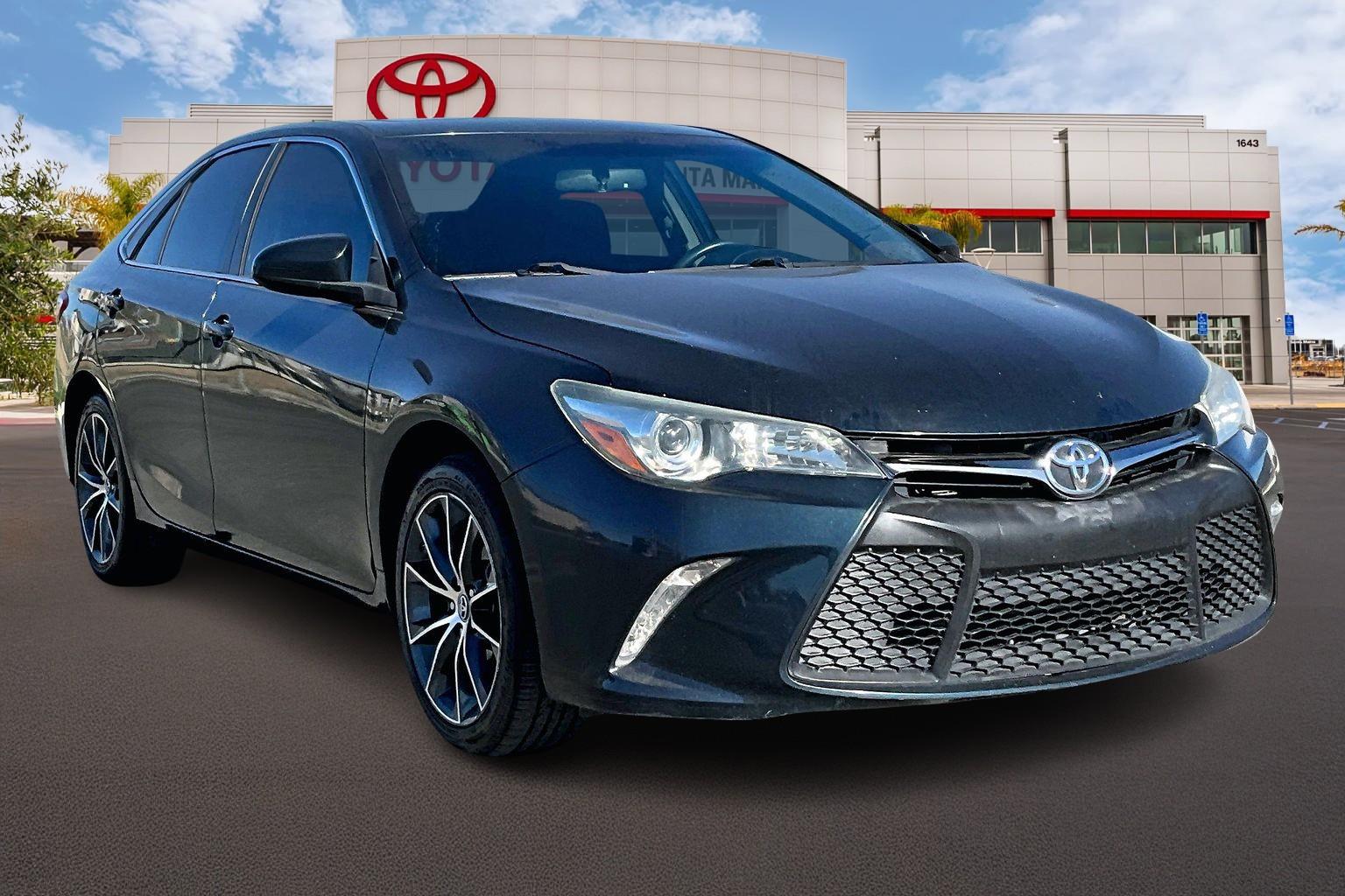 2017 Toyota Camry XSE's photo
