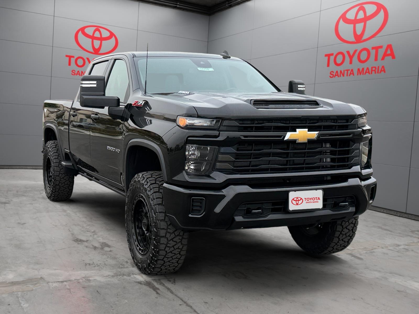 2025 Chevrolet Silverado HD Custom 4WD Crew Cab Standard Box's photo