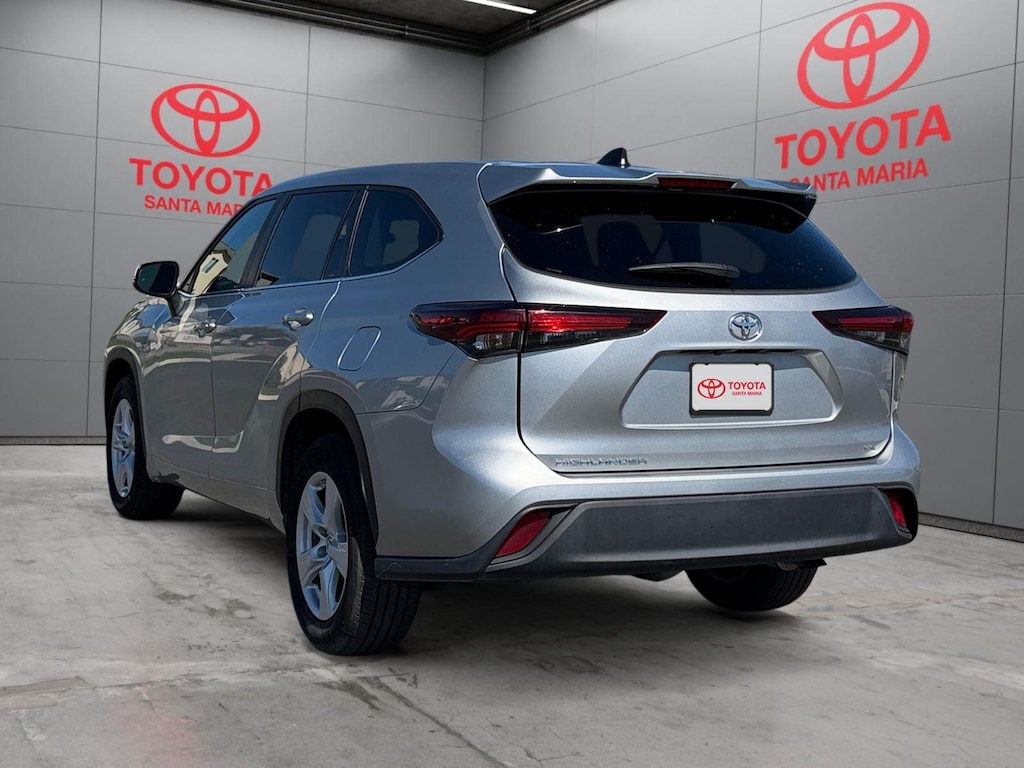 Used 2024 Toyota Highlander LE SUV