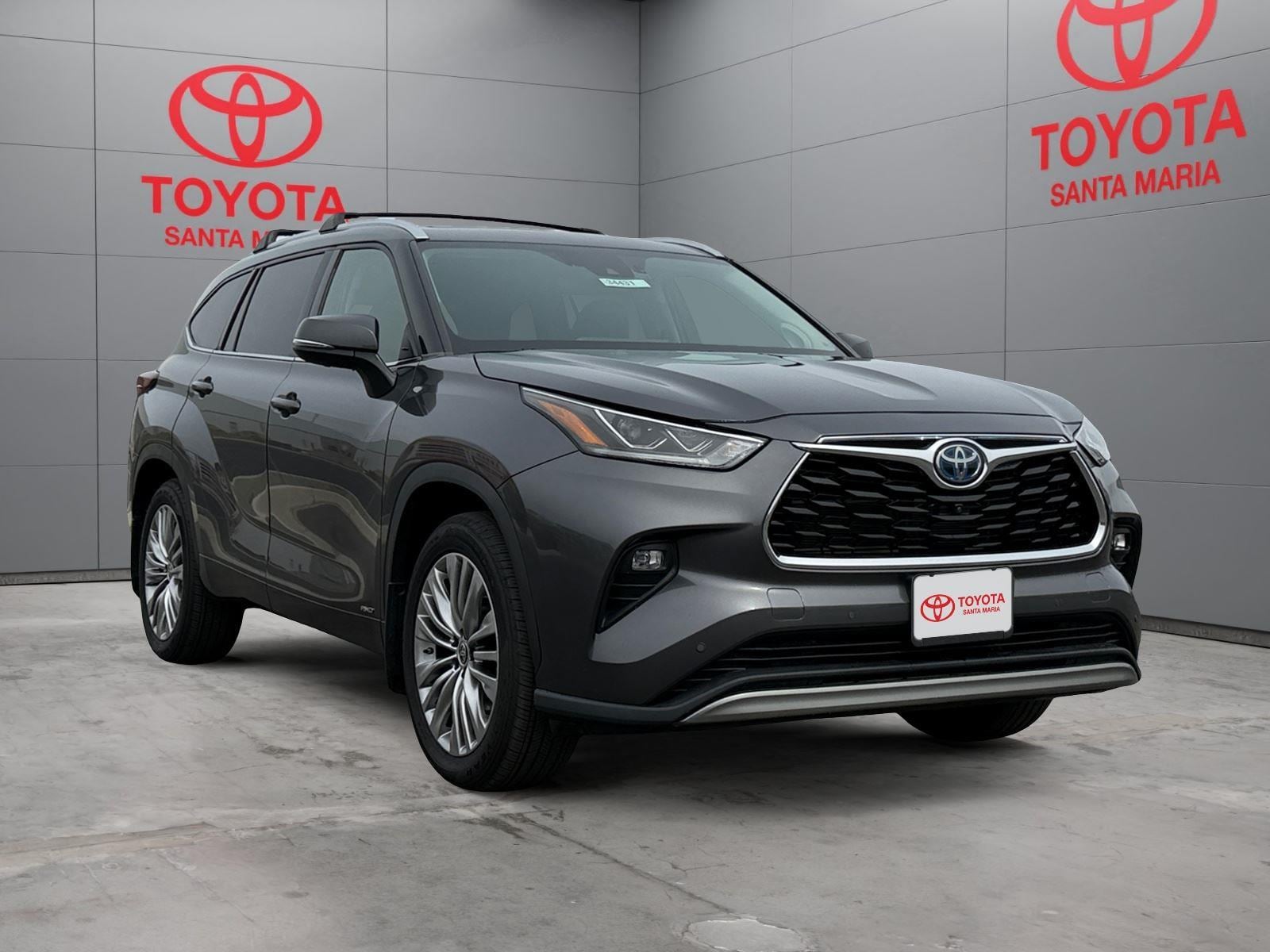 2024 Toyota Highlander Hybrid SUV 
