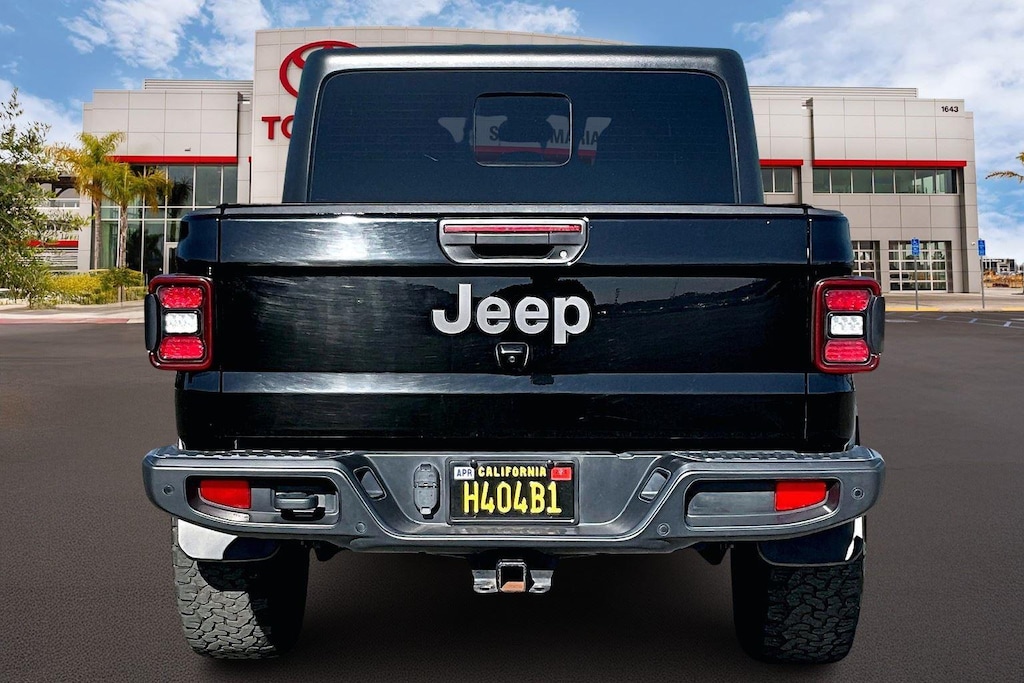 Used 2021 Jeep Gladiator Sport Truck Crew Cab