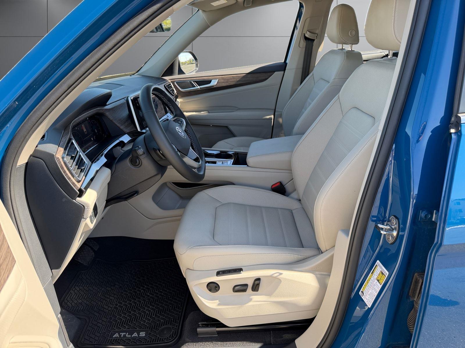 2025 Volkswagen Atlas SEL - Photo 17