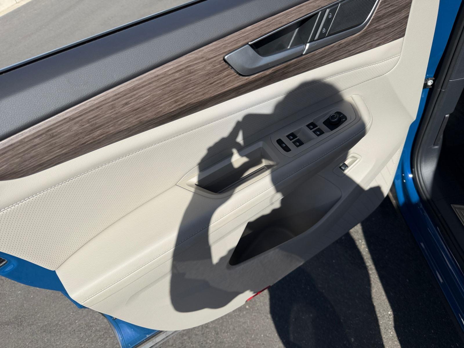 2025 Volkswagen Atlas SEL - Photo 23