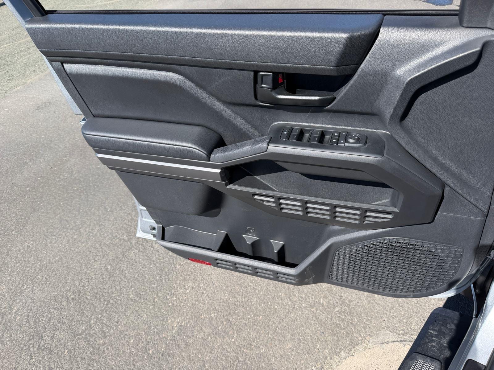 2026 Toyota Tacoma SR5 - Photo 21