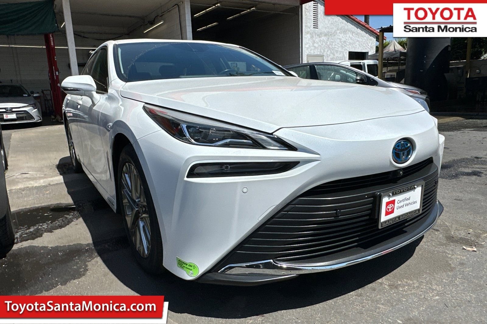 2022 Toyota Mirai XLE's photo