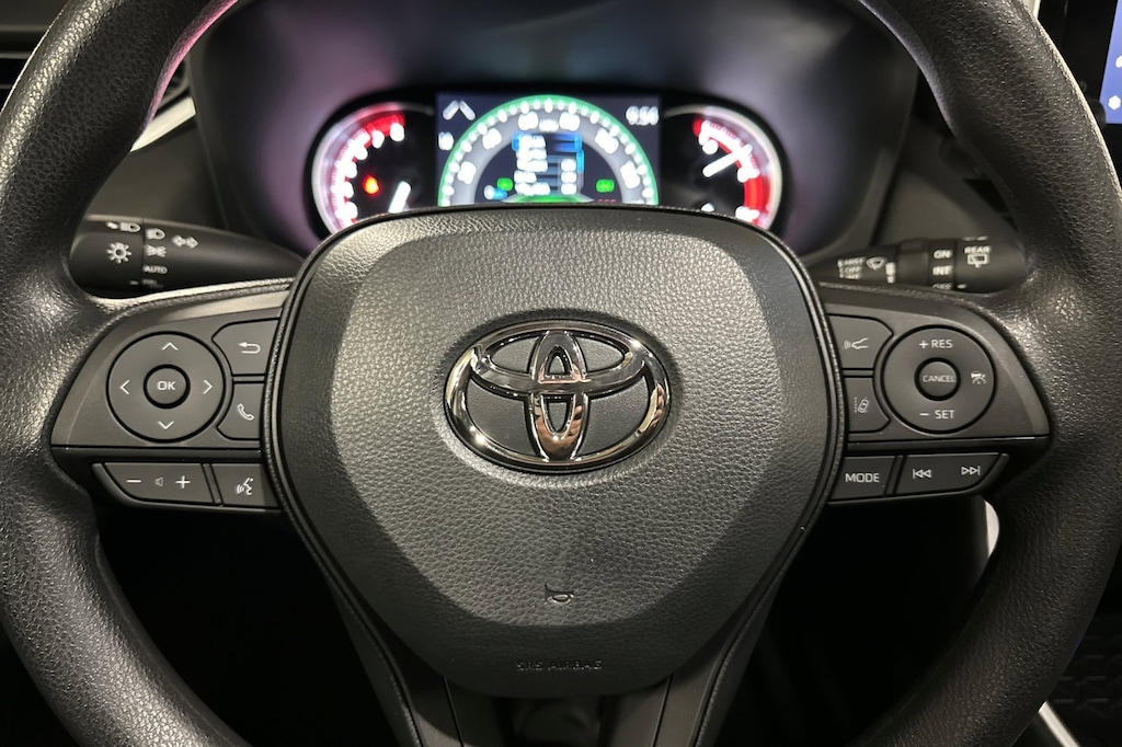 2025 Toyota RAV4 XLE photo 23